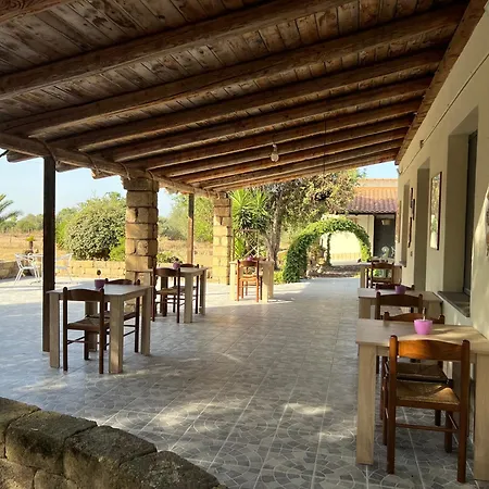 Su Tasuru Alojamento de Turismo Rural Riola Sardo